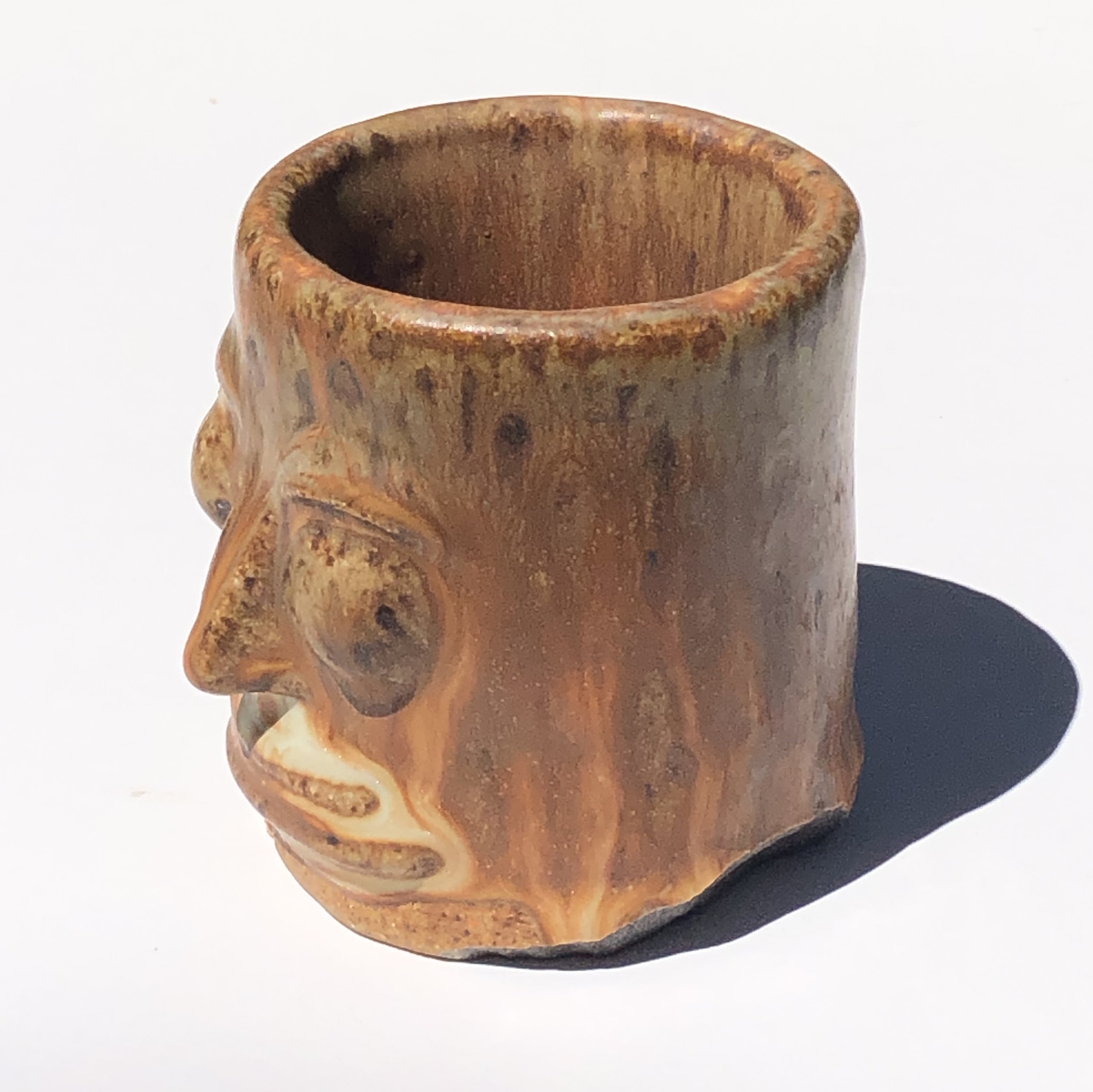 <b>Face Cup<br>--------<br>Earthenware