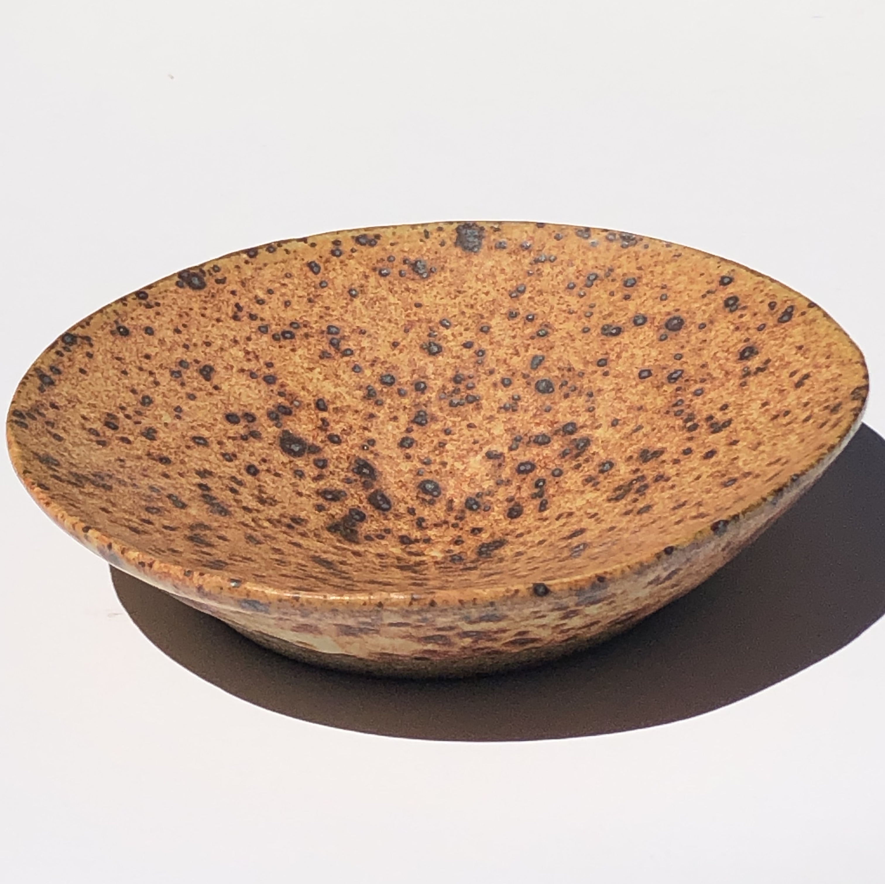 <b>Impact Dish<br>--------<br>Earthenware, Bone ash over Leech white